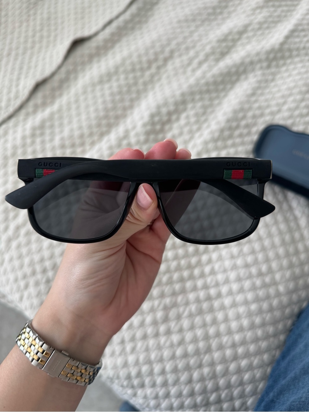 Gucci Black Square Sunglasses with Green-Red Stripe - Picture 2 of 6